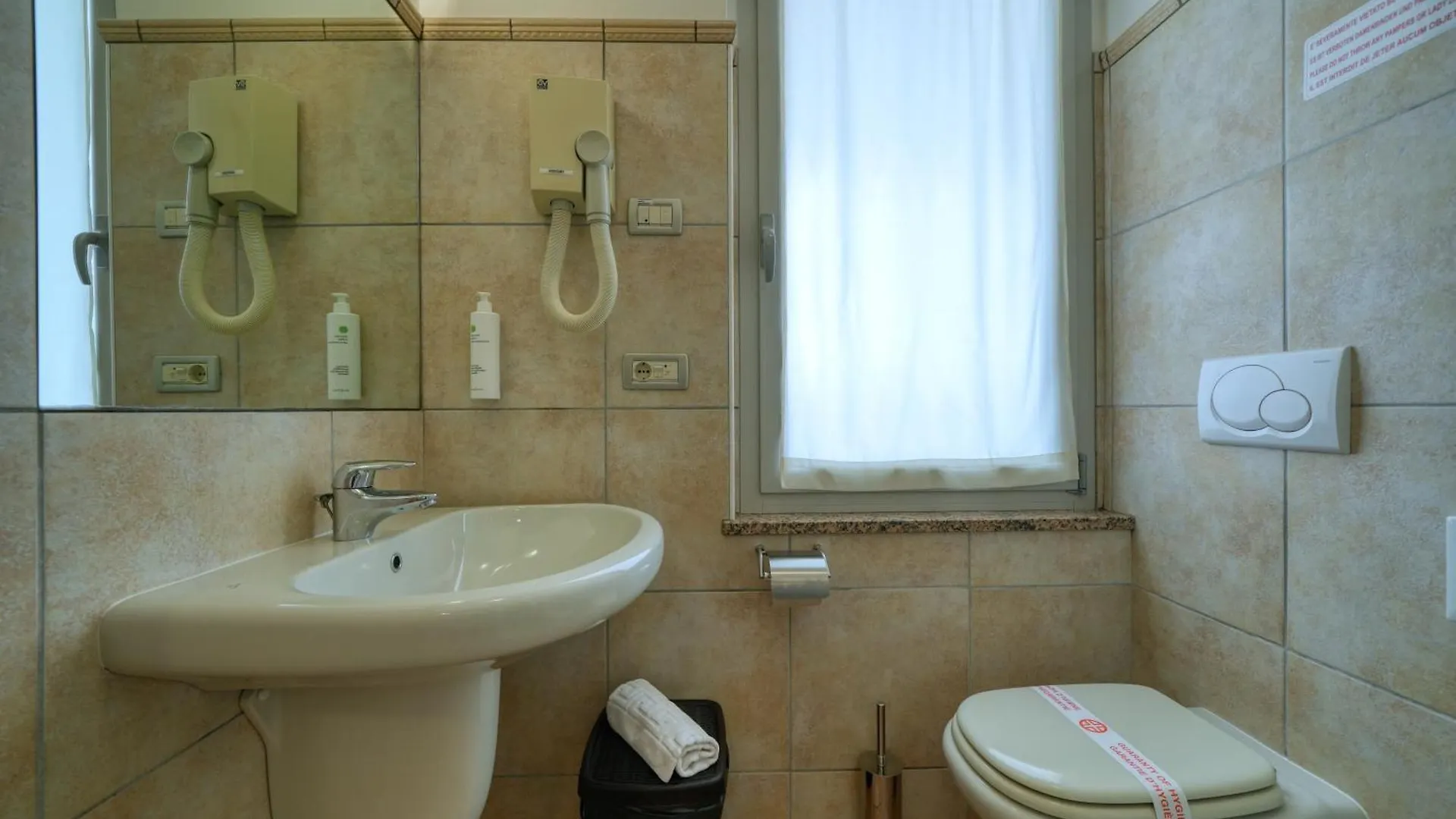 Camere da Mirella Lazise